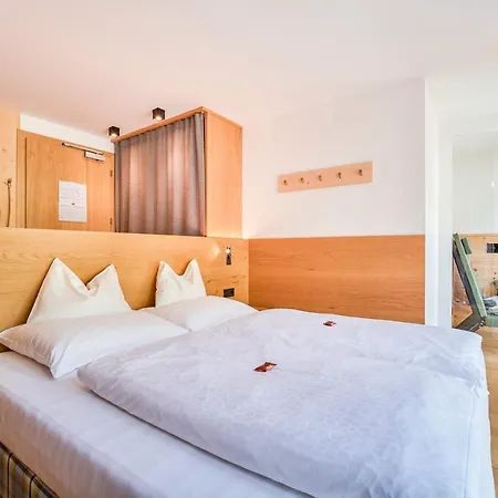 Mountain Design Eden Hotel 4*