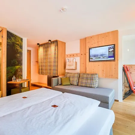 Mountain Design Eden Hotel 4*